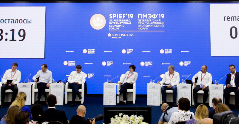 Руководитель Росстата Малков П.В. принял участие в публичных дебатах в рамках работы ПМЭФ-2019
