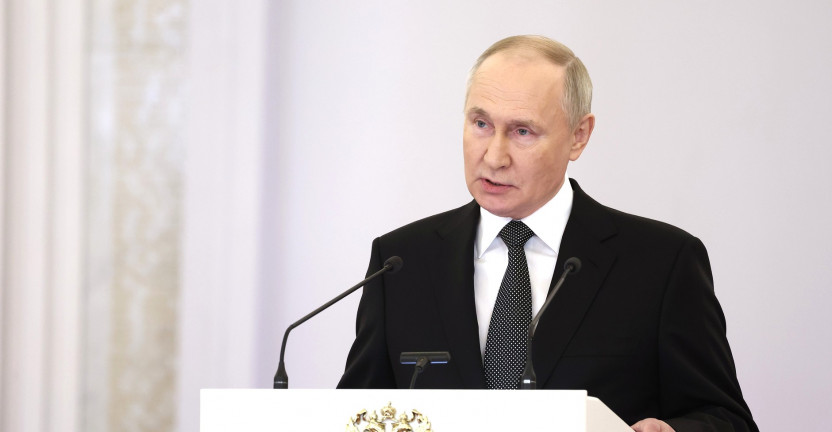 Владимир Путин объявляет о выдвижении на выборах президента